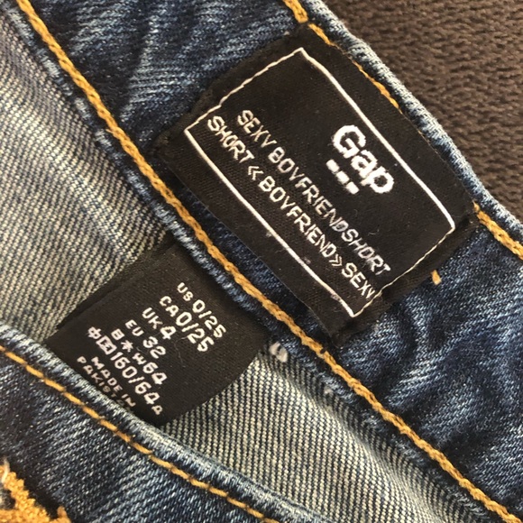 Gap sexy boyfriend jean shorts - Picture 3 of 11